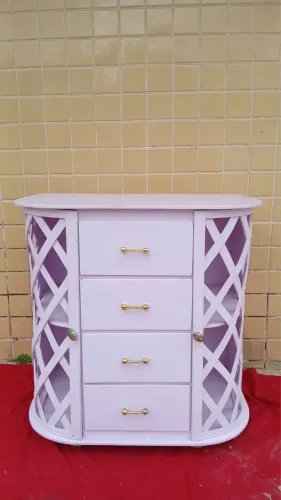 CÔMODA PARA DECORAÇÕES LILÁS 