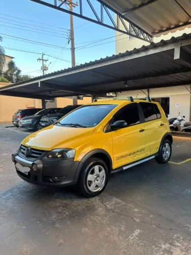 Volkswagen Crossfox 1.6 MI Total Flex 8V 5P 2010