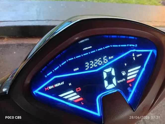 Moto novinha super econômico/enroladinha!