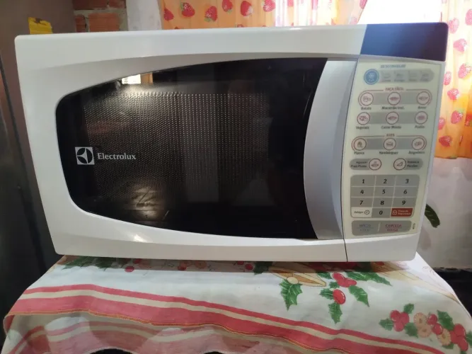 Microondas semi novo