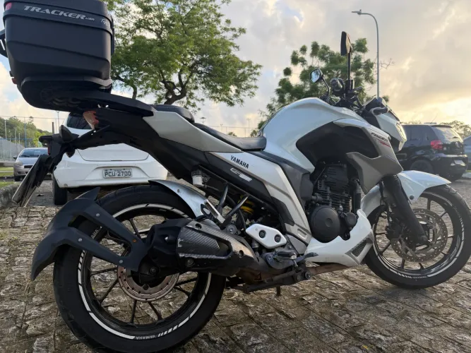 FAZER 250 / EQUIPADA / ESTADO DE NOVA
