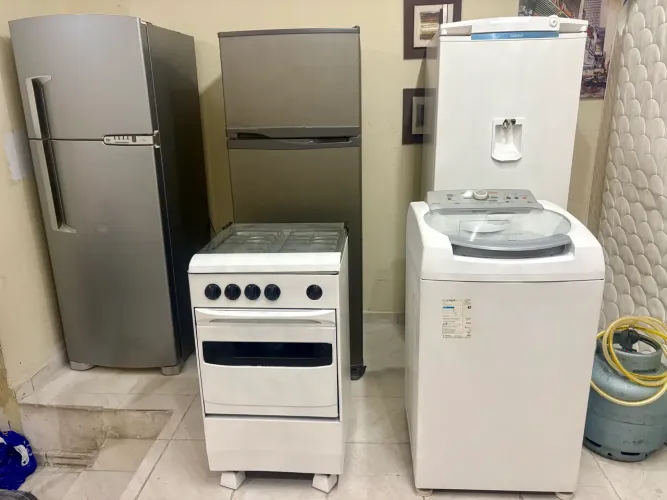 Geladeira Frost free , fogão 4 bocas