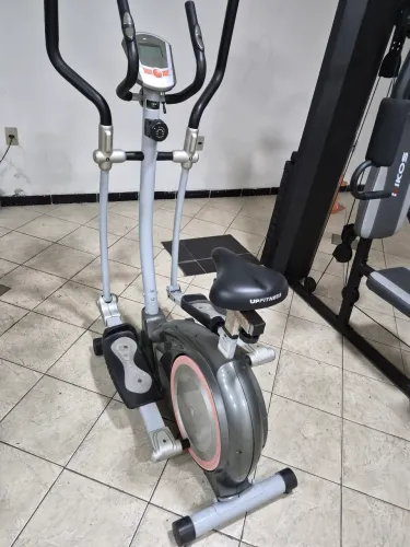Aparelho de ginástica elíptico e bicicleta ergométrica juntos ( 10 parcelas )