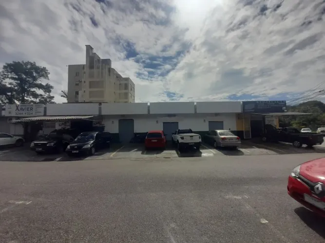 Lojas para investidores no Estreito