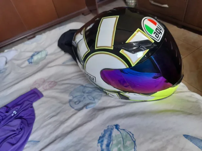 Capacete réplica Valentino Rossi número 60 tá novo
