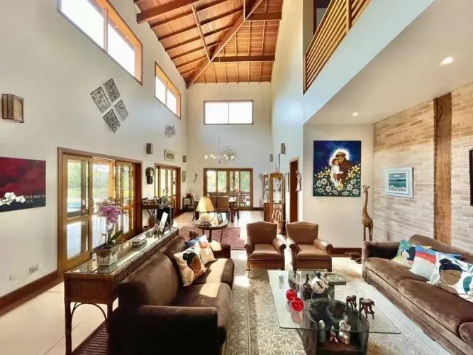 CASA EXCELENTE 2.534 METROS - 4 suites, lareira, varanda gourmet, piscina e campinho - Faz