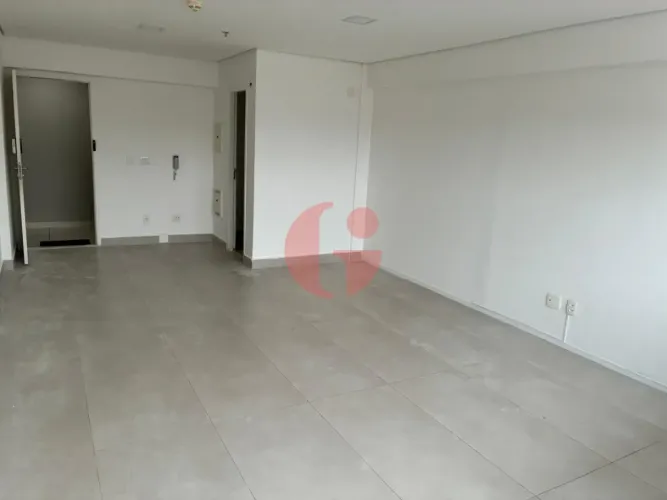 Sala comercial para venda e locação com 33m² no bairro Jardim Aquarius