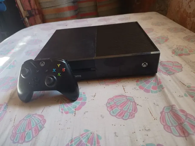 Xbox one fat com 1 controle e jogos