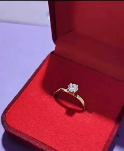 Vendo Anel solitário feminino em ouro 18K Numeração do dedo 18