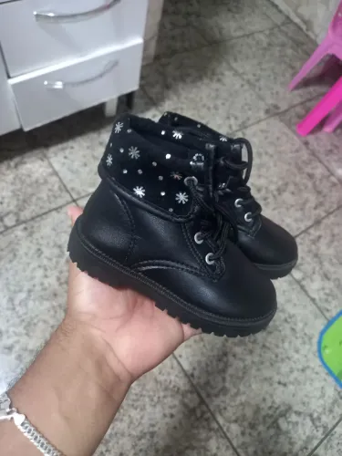 BOTINHA  NOVA TAMANHO 22