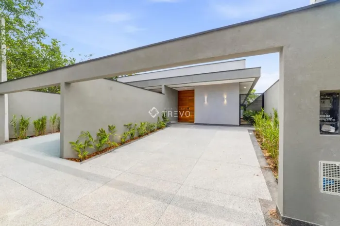 CASA TÉRREA À VENDA 3 DORM/2 WC/2 VAGAS/PISCINA EM BERTIOGA/SP