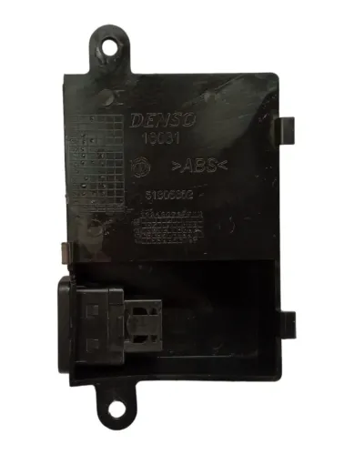 Moldura suporte conector USB Fiat Strada 2014 2015