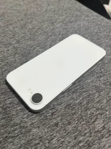 iPhone 16e