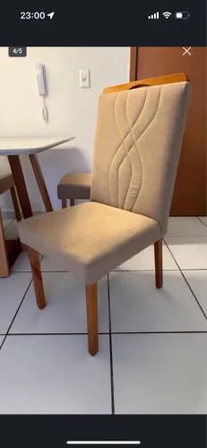 Conjunto de cadeiras seminovas em perfeito estado de uso