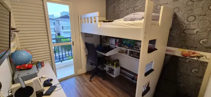 Cama Solteiro Alta com Escrivaninha + Móvel Rack