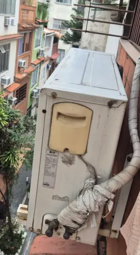 Vendo carcaça de ar condicionado LG