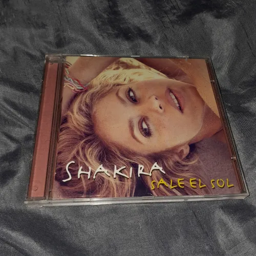 Cd Shakira -- sale el sol
