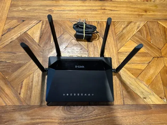 Roteador D-Link DIR-842 Wireless AC Dual Band 2.4GHz 5GHz 4 Antenas muito bom estado