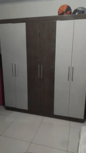 Vendo Guarda Roupa por 240,00 reais