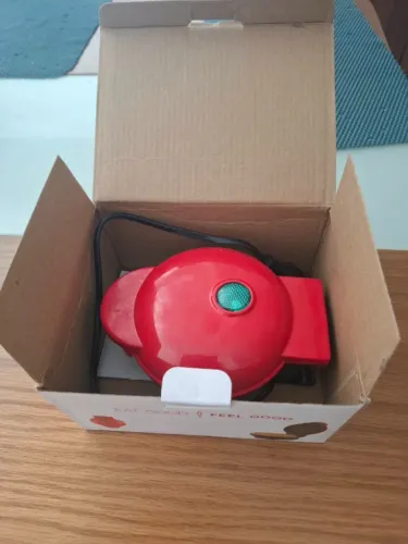 Mini Máquina Waffle Maker Panquequeira Elétrica Portátil