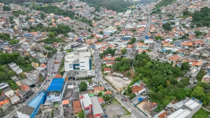Terreno comercial para venda em Vila Fanton, 3,587m²