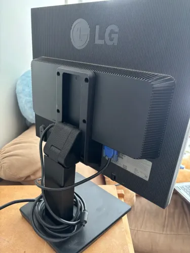 Monitor LG Flatron L1952H 19? com Cabos - Funcionando