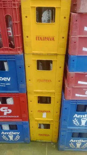 Vendo caixas de cerveja