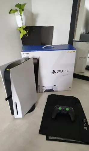 PS5 com leitor, completo na caixa, estado de novo