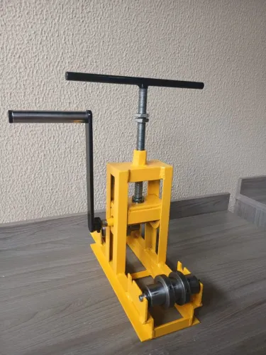 Calandra manual para metalon quadrado 