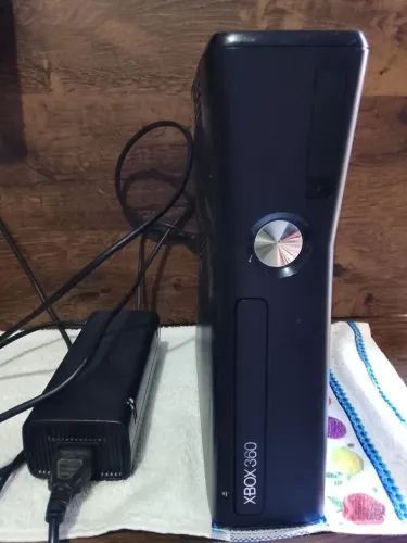 Xbox 360 Slim usado