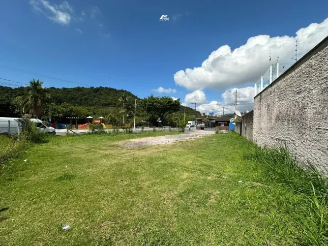 Terreno Bem Localizado com Fácil Acesso e Grande Valorização