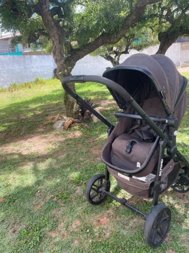 Carrinho de bebê (vira moises)