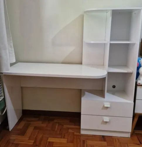 Estante escrivaninha