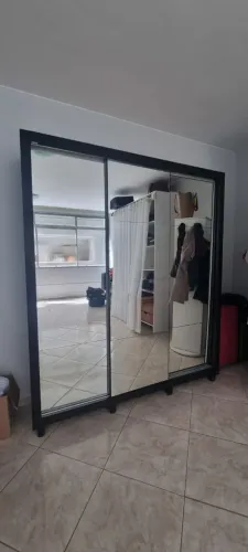 Guarda-Roupa espelhado de casal