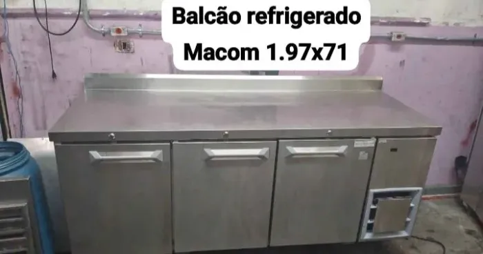 Balcão refrigerado Macom 