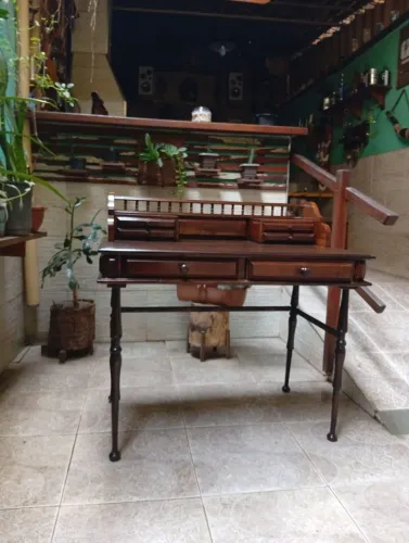 Relíquia! Escrivaninha Antiga em Madeira de Lei (Restaurada)