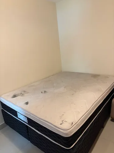 Cama Box Queen + Colchão (Necessita Higienização)