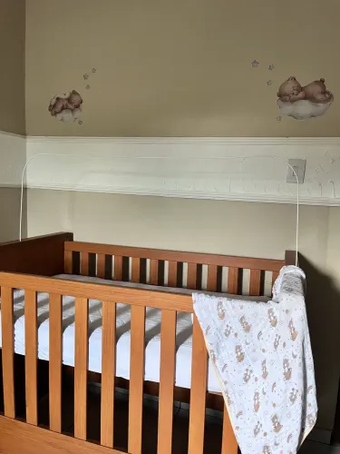 BERÇO QUE VIRA CAMA