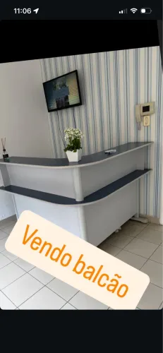 Balcão para escritório, consultório ou atendimento. 