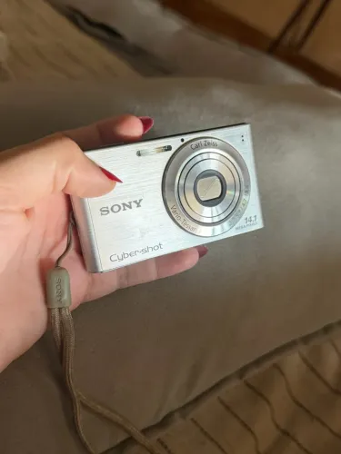 câmera digital sony cyber-shot 14.1mp prata