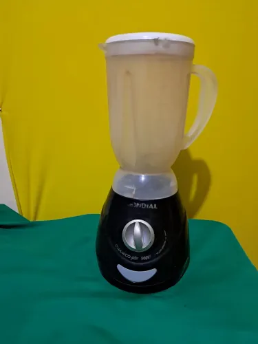 Liquidificador Mondial.