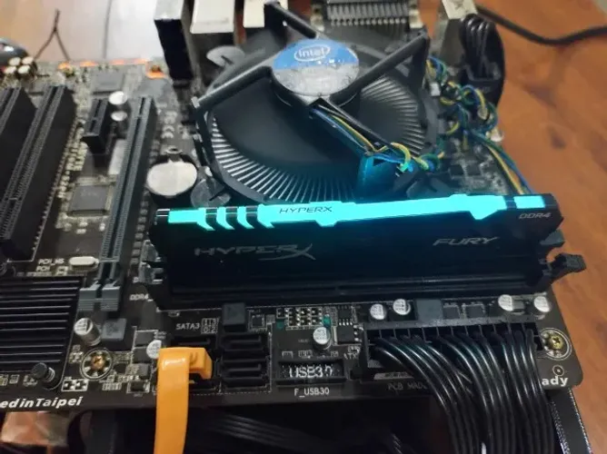 Memória DDR4 8GB 2666Mhz (1X8gb) Kingston Fury Com RGB para desktop