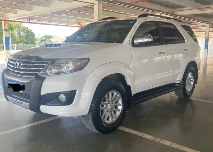 Toyota Hilux SW4 SRV D4-d 4X4 3.0 TDI Dies. AUT 2012
