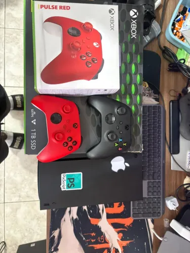 Xbox series x - 2 controles