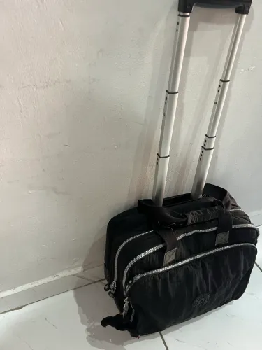 Bolsa viagem semi nova carrinho