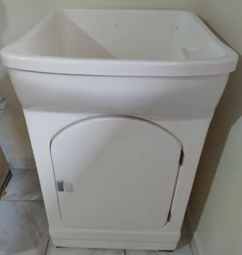 Vendo tanque para lavar roupas...com gabinete.