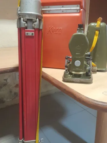 TEODOLITO KERN DMK2A