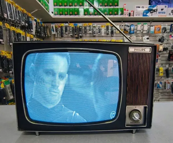 Tv 14? Philips antiga vintage funcionando semi transistorizada
