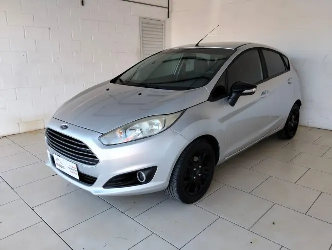 Ford Fiesta 1.6 16V Flex Aut. 5P 2015