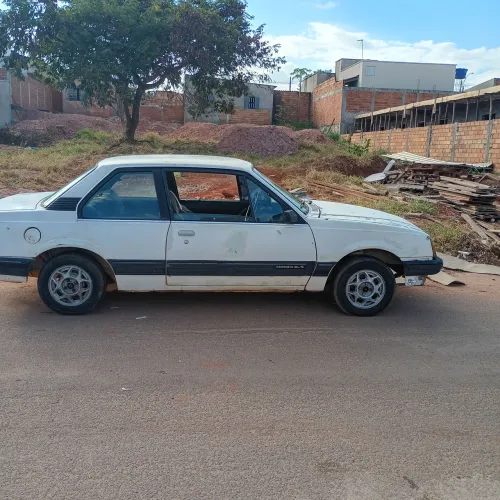 Chevrolet Monza GL 1.8 Efi/ SL/ L/ 650/barc. 2e4p (álcool) 1984